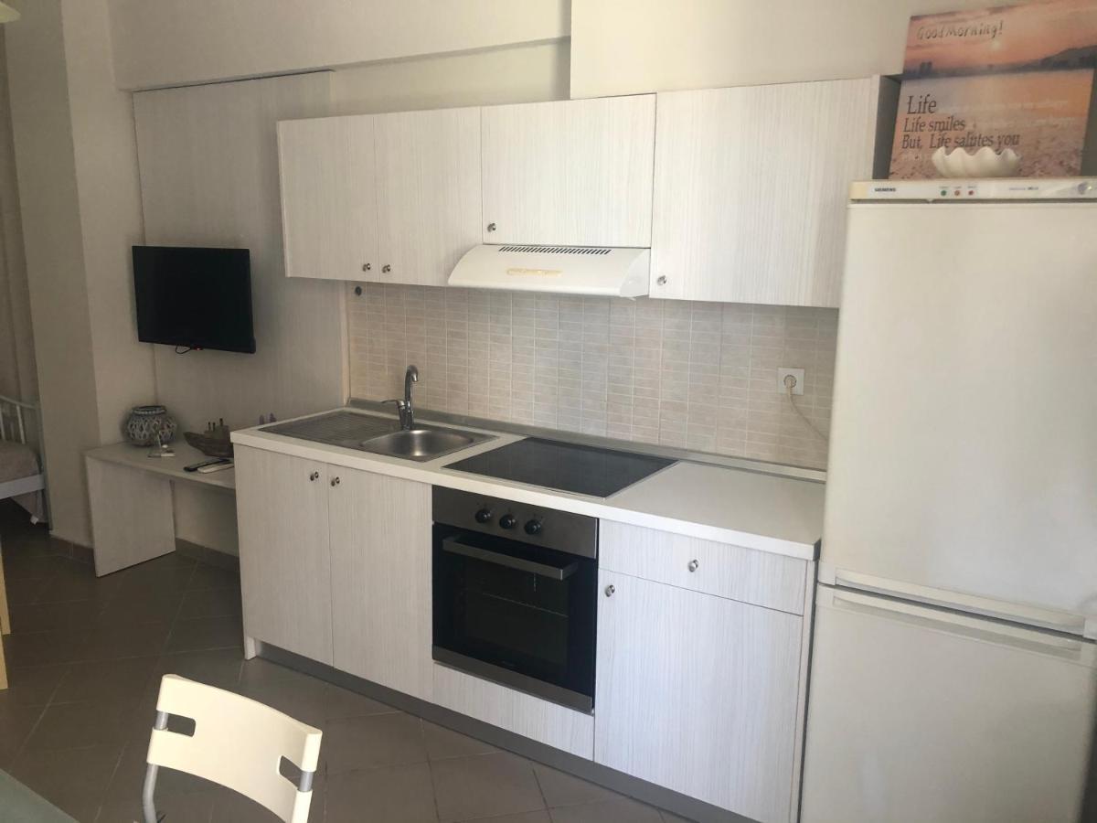 Makis Apartments Touzla Ofrinion Luaran gambar