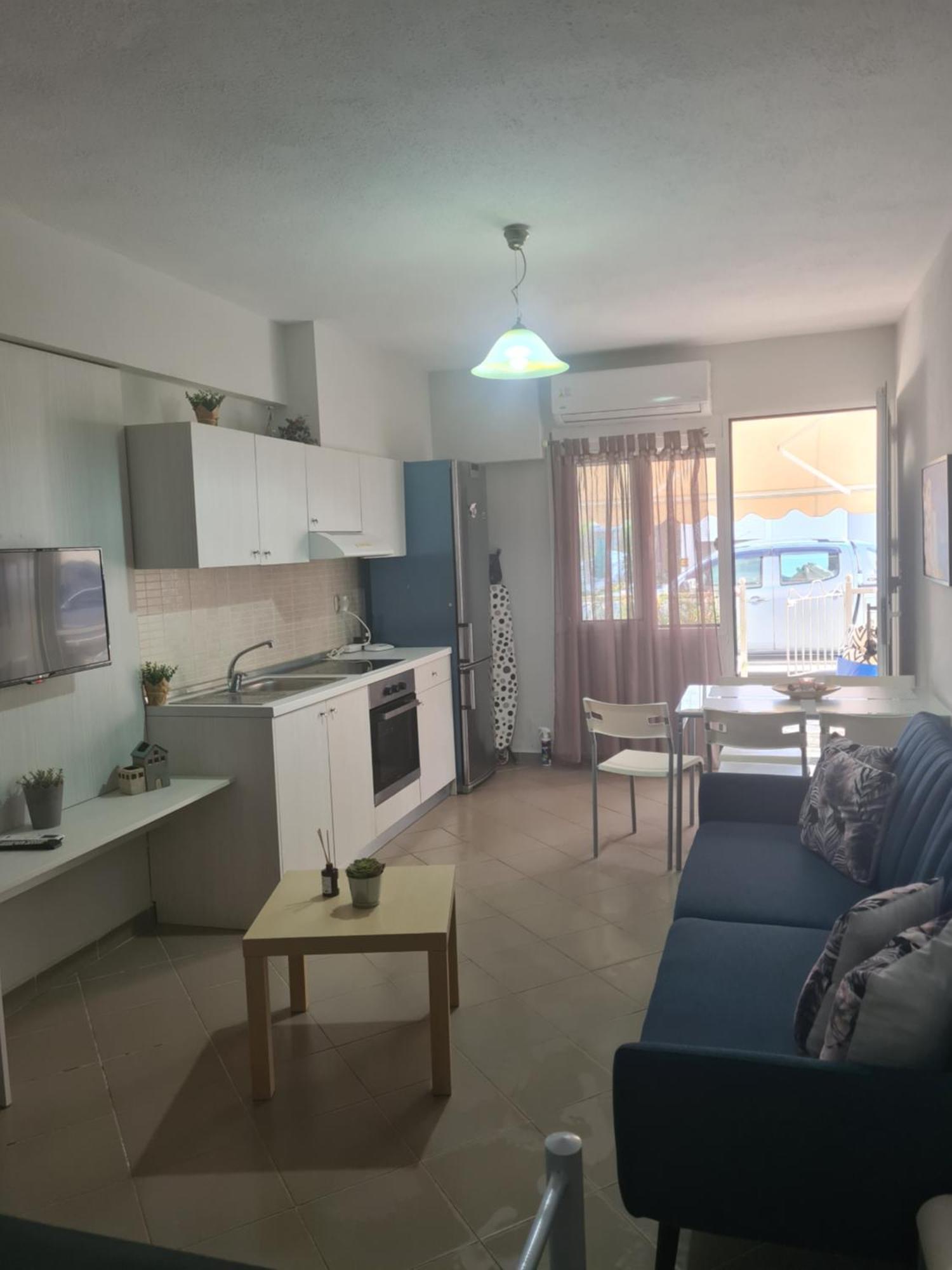 Makis Apartments Touzla Ofrinion Luaran gambar
