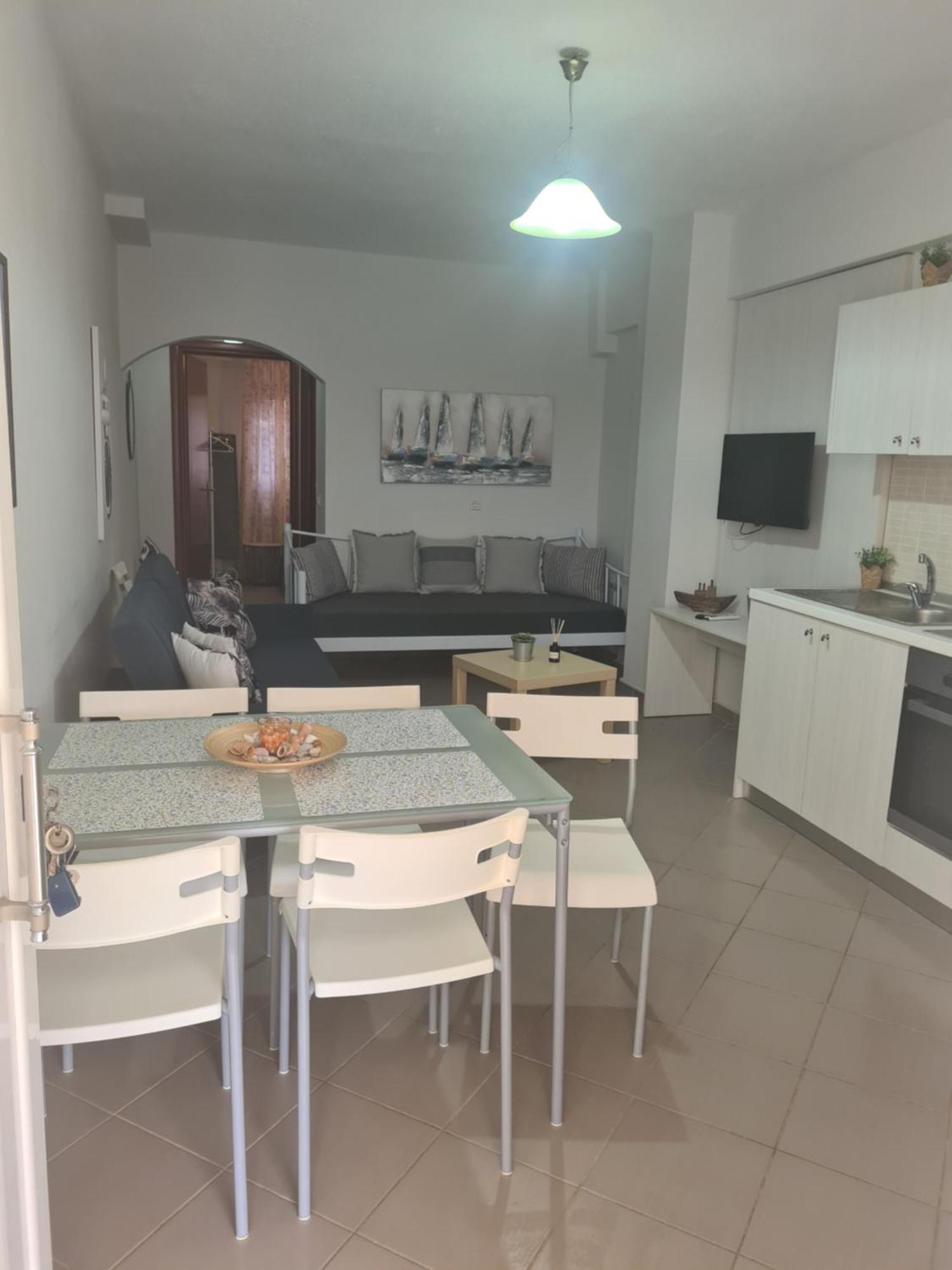 Makis Apartments Touzla Ofrinion Luaran gambar